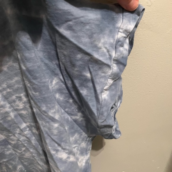 American eagle cropped blue white tie dye t shirt size small, fits like medium - Picture 5 of 6
